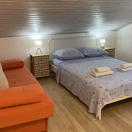 Apartment Privlaka 1 *
