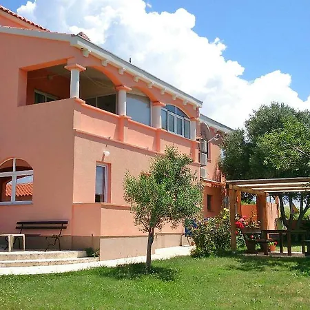 Apartment Privlaka 1 *
